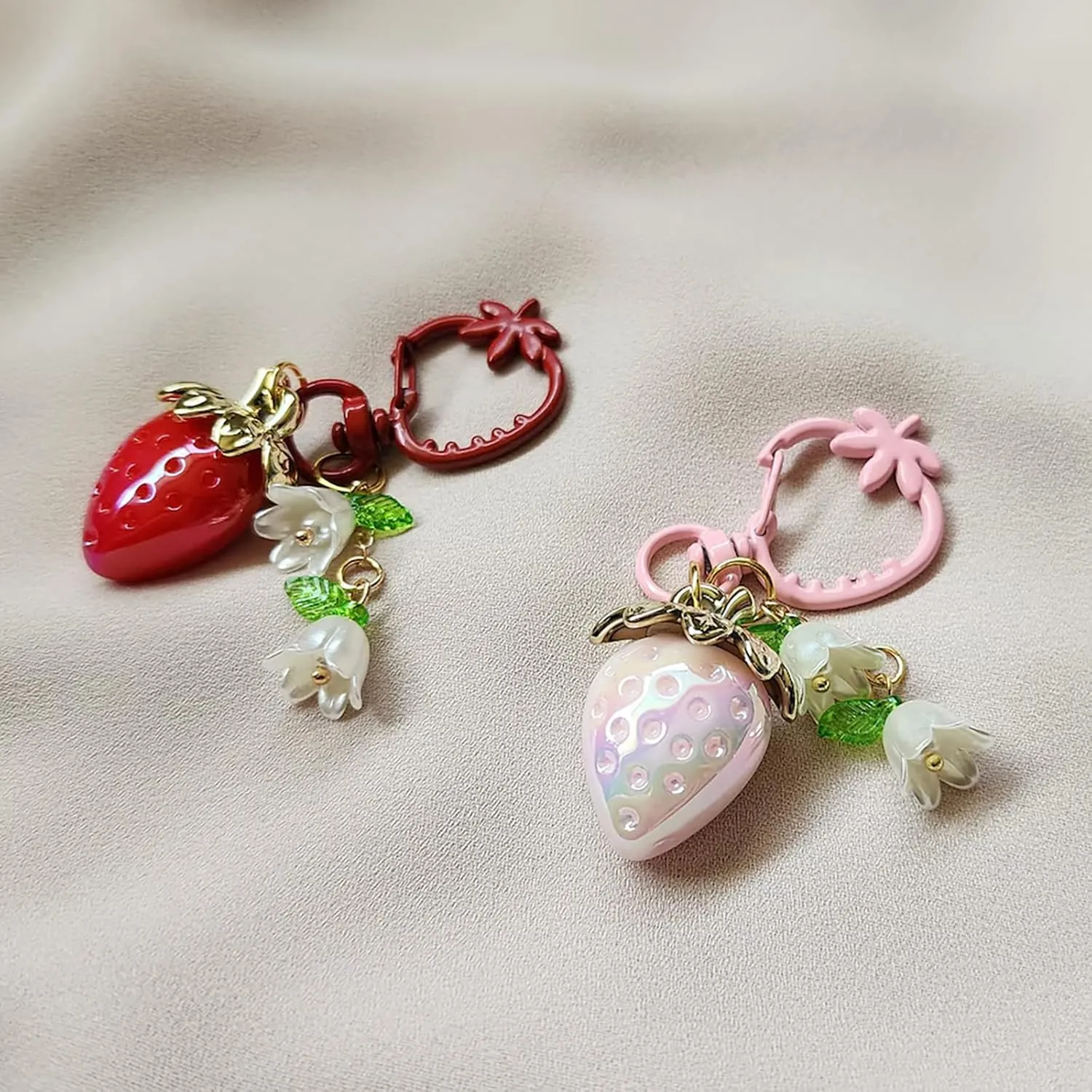 Agromusk Cute Strawberry Keychain,Bag Charms,Kawaii Heart Flower Daisy Key chains Accessories Decor for Girls Purse Gift
