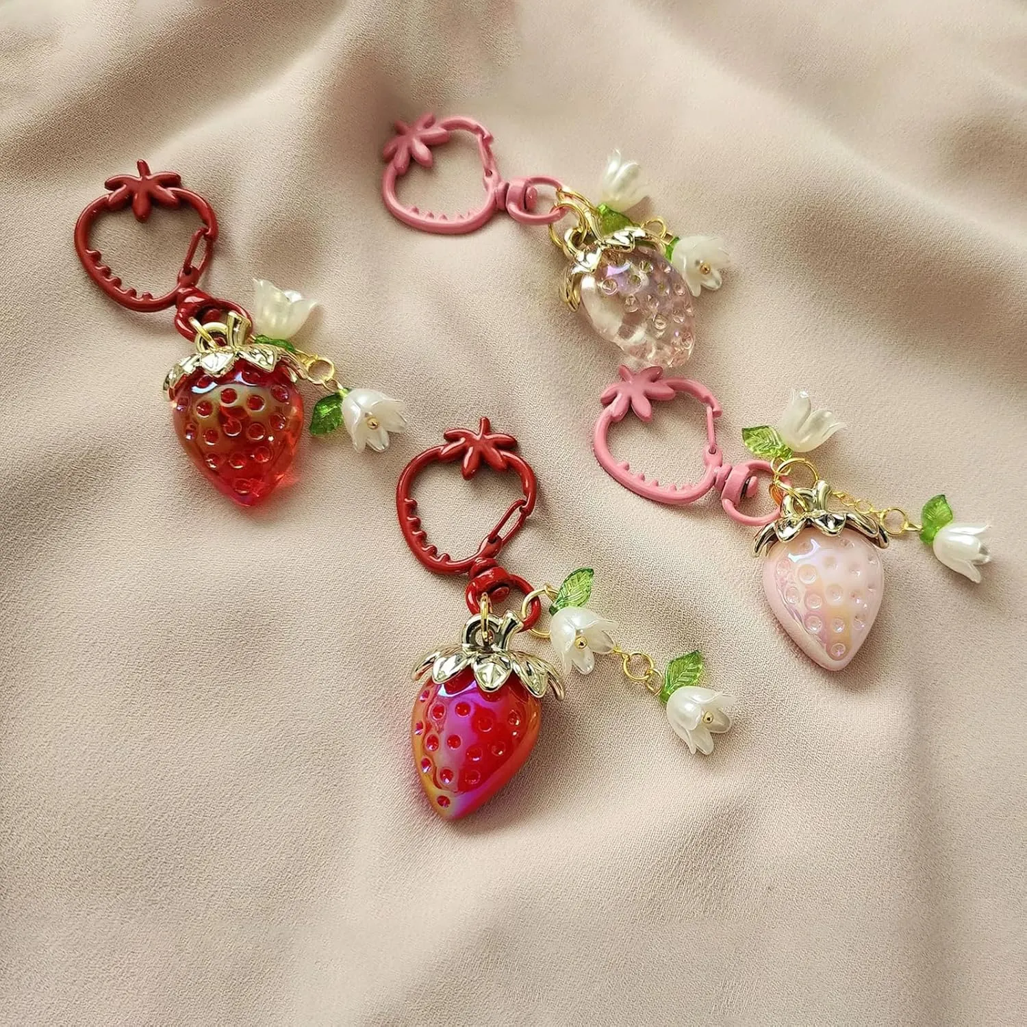 Agromusk Cute Strawberry Keychain,Bag Charms,Kawaii Heart Flower Daisy Key chains Accessories Decor for Girls Purse Gift