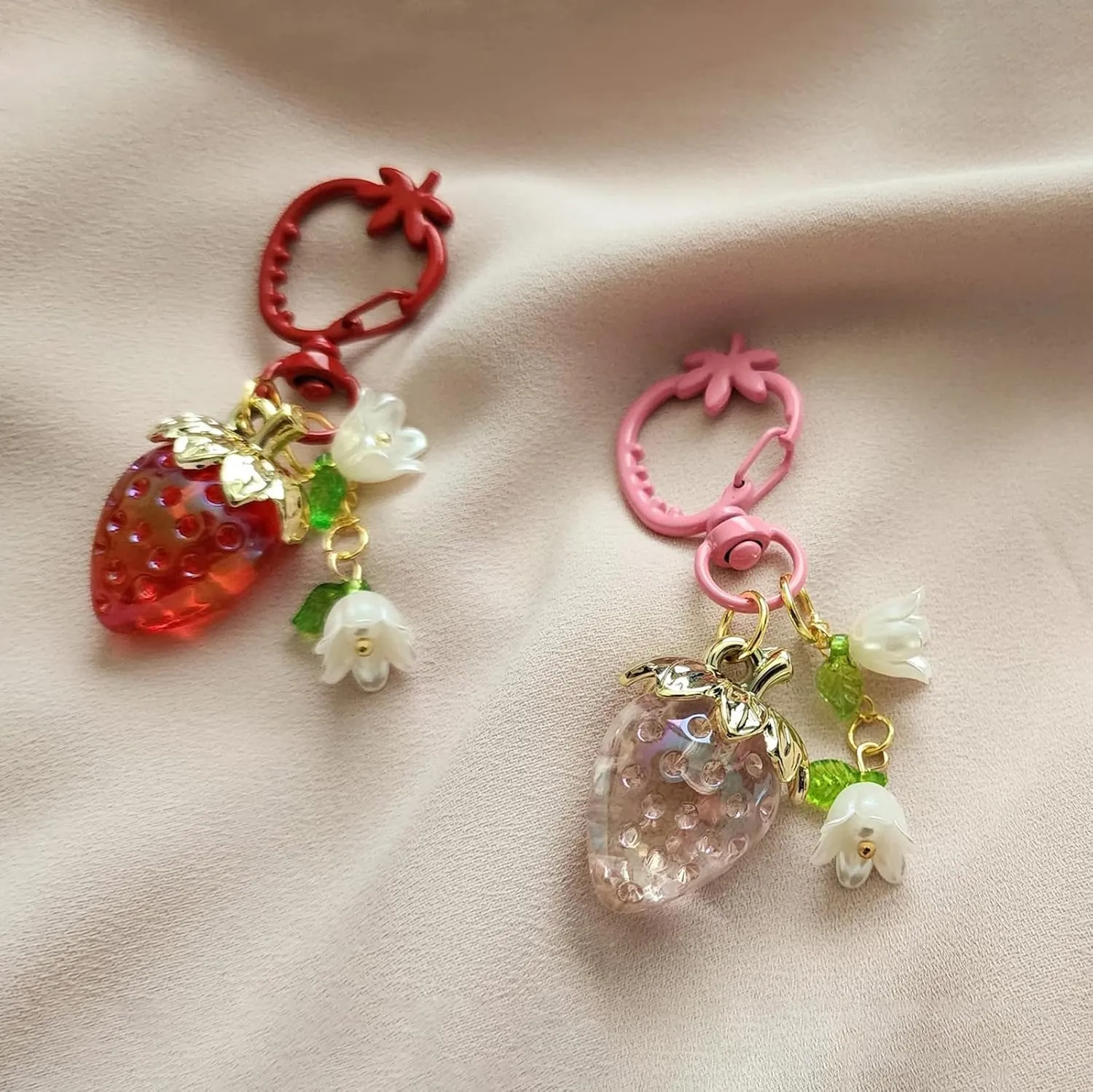 Agromusk Cute Strawberry Keychain,Bag Charms,Kawaii Heart Flower Daisy Key chains Accessories Decor for Girls Purse Gift