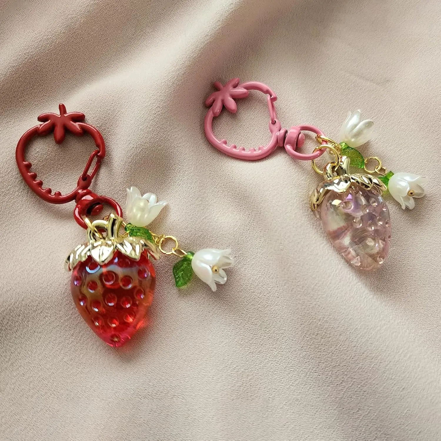 Agromusk Cute Strawberry Keychain,Bag Charms,Kawaii Heart Flower Daisy Key chains Accessories Decor for Girls Purse Gift