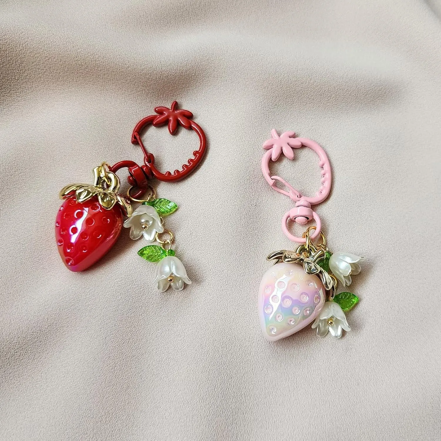 Agromusk Cute Strawberry Keychain,Bag Charms,Kawaii Heart Flower Daisy Key chains Accessories Decor for Girls Purse Gift