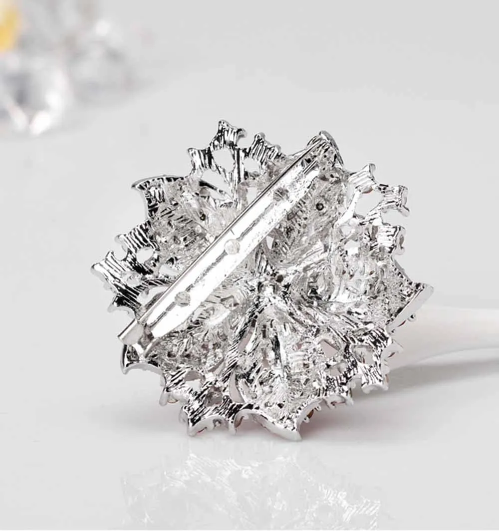 Ezing Fashion Jewelry Beautiful Silver Plated Rhinestone Crystal Brooch Pin for Woman