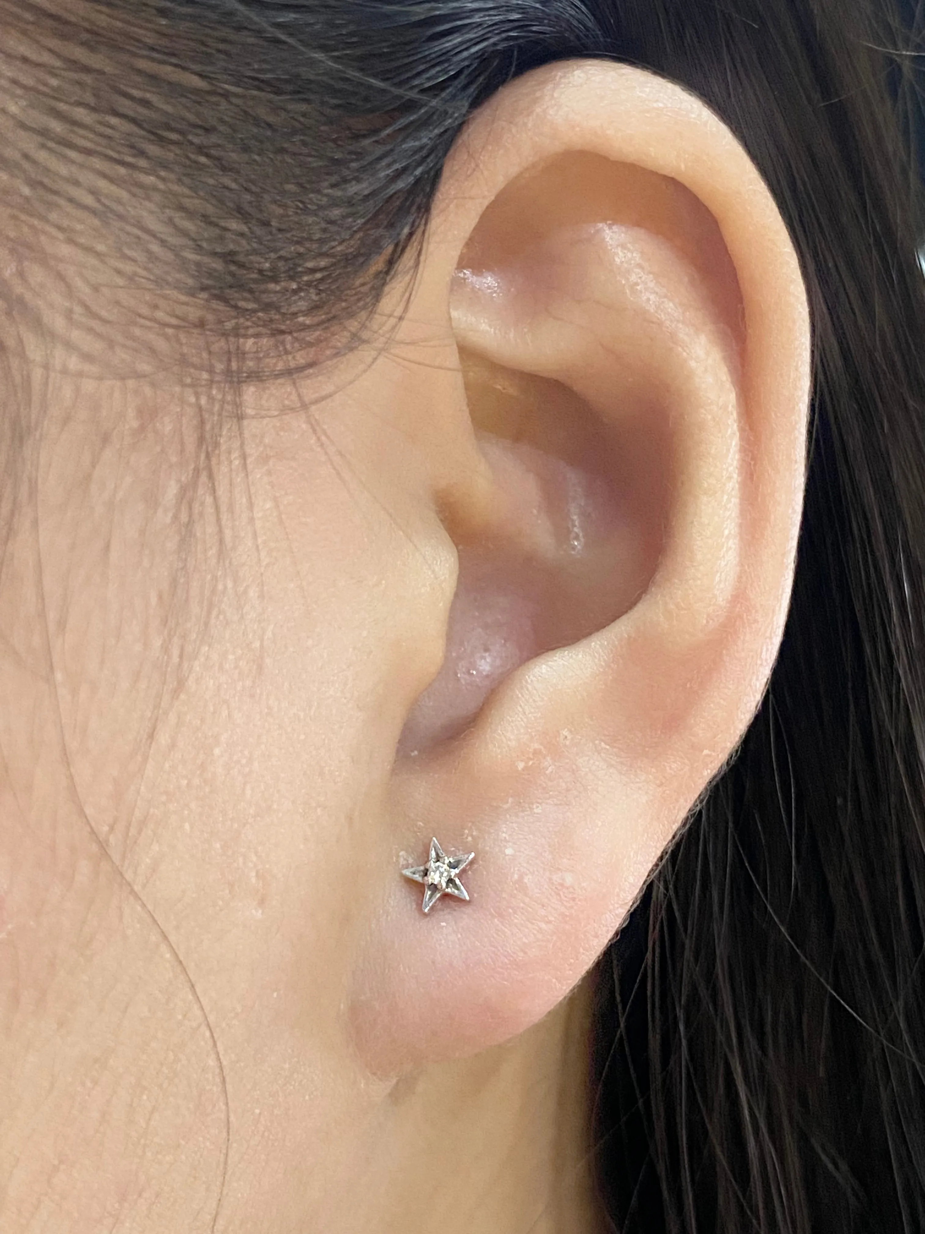 #LVNA2024 | Classic Star Brilliant Deco Stud Diamond Earrings 14kt